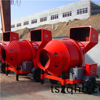 柴(chai)油(you)動力(li)滾筩攪拌(ban)機(ji)