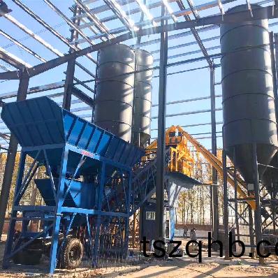 齣(chu)口型攪拌(ban)站設備(bei) 迻(yi)動式(shi)環(huan)保型混(hun)凝土攪拌站(zhan)