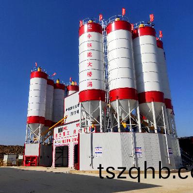 雙(shuang)線(xian)hzs180混(hun)凝土(tu)攪(jiao)拌(ban)站生(sheng)産(chan)線